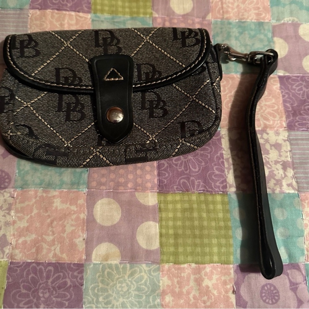Dooney & Bourke wristlet